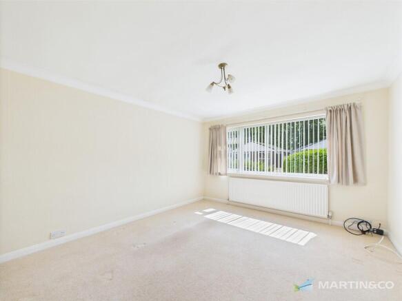 CAM02318G0-PR0447...