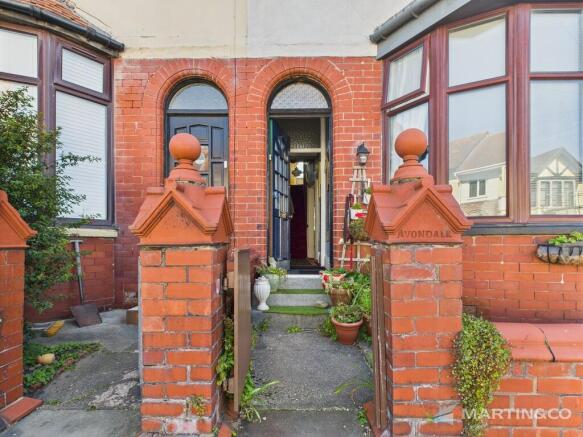 CAM02318G0-PR0496...