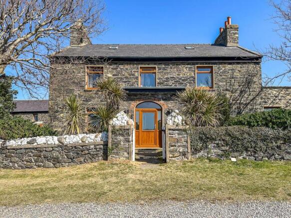 Ballagawne Farmhouse (10).jpg