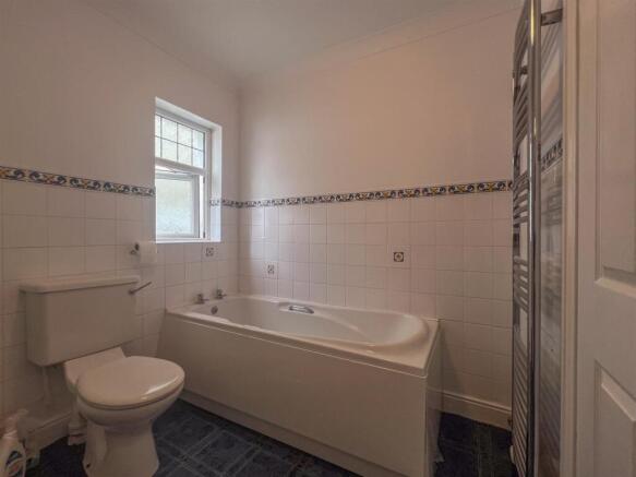 152 Faiways Crescent-03.jpg