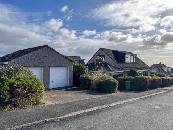 6 Fairfield Avenue, Onchan (4).jpg