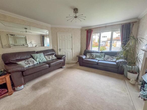 4 Clover Avenue  (3).jpg