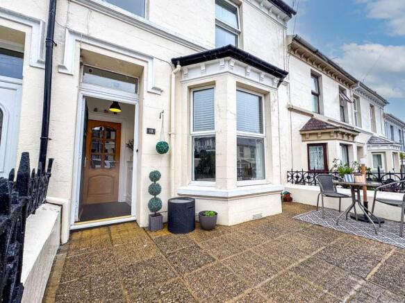 18 Victoria Avenue, Douglas (37).jpg