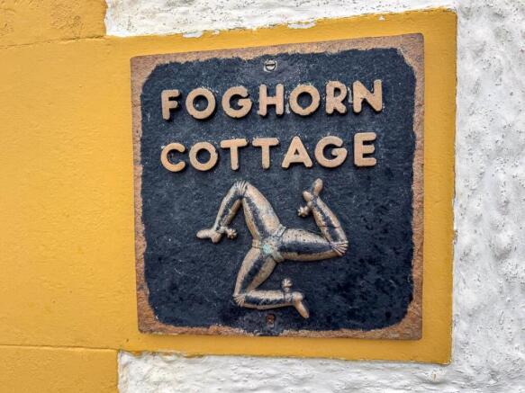 Foghorn Cottage, Douglas (18).jpg