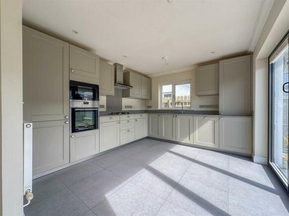 4 Rockmount Road (16).jpg