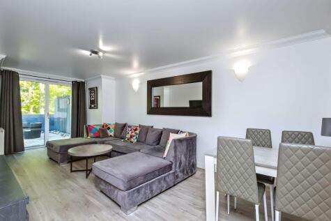 114/2 Crewe Road North, Crewe, Edinburgh, EH5 2NE