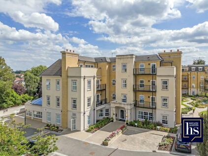 Rayleigh Close - 2 bedroom apartment for sale