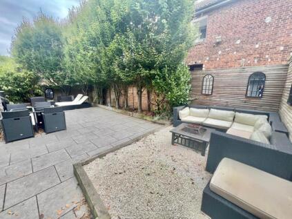 Crescent Road, Brentwood