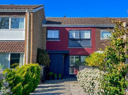 Buckingham Gardens, West Molesey, KT8