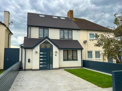 Green Lane, West Molesey, KT8