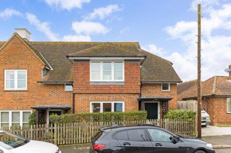 7 St. Marys Court, Beaconsfield