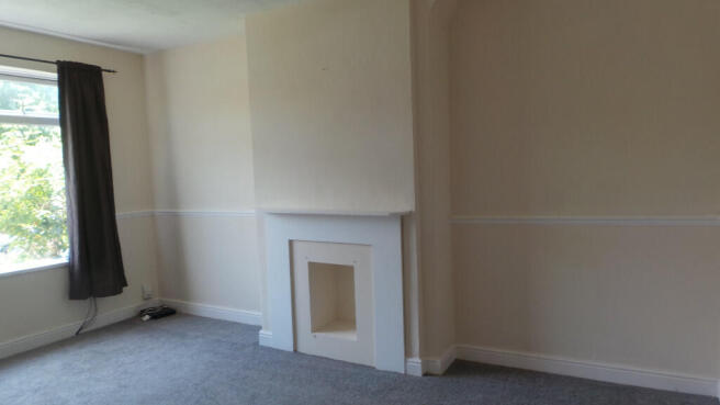 Living room (front)