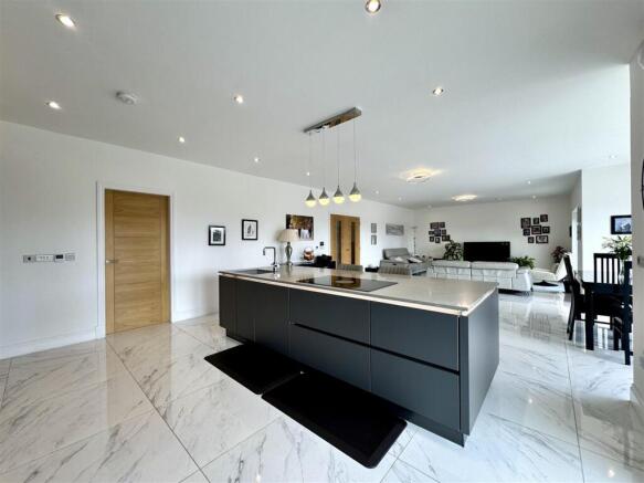 Kitchen/Dining/Lounge