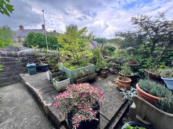 Front Patio 2.jpg