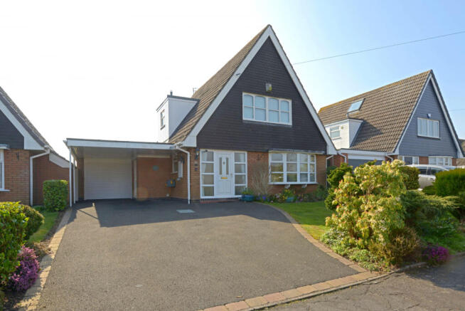 3 bed detached house for sale