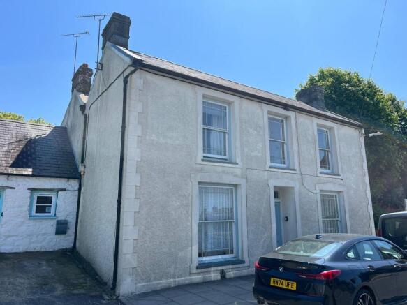 5 bed detached house for sale