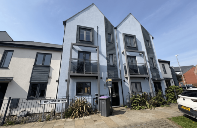 Large 4 Bed Terraced House for rent