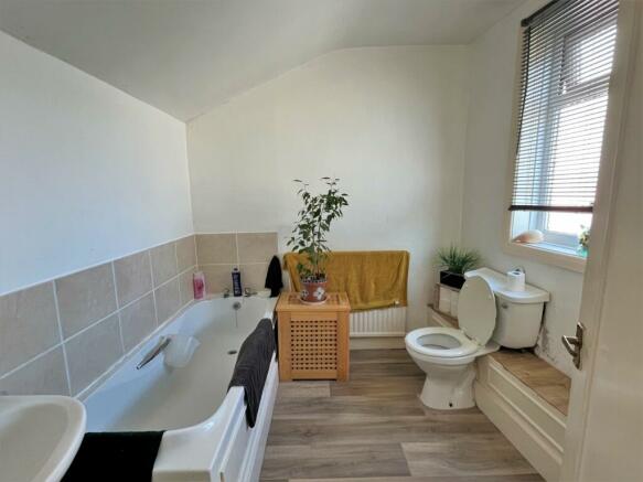 Maisonette Bathroom