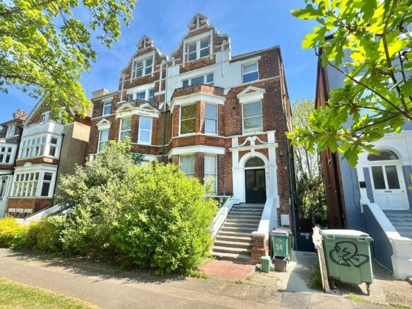 Earls Avenue