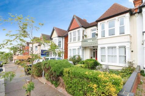 Cobham Road, Westcliff-on-Sea, Essex, SS0