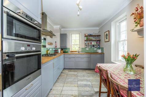 Walnut Tree Walk, London, SE11