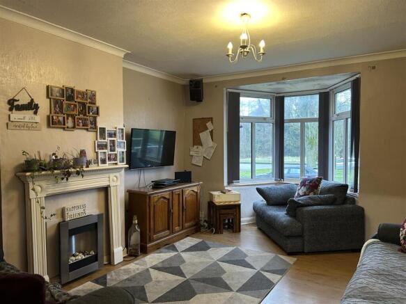 YARDLEY WOOD ROAD 866 LOUNGE.jpg