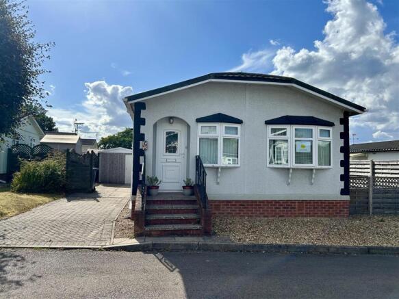 24 THE OAKS FRONT B.jpg