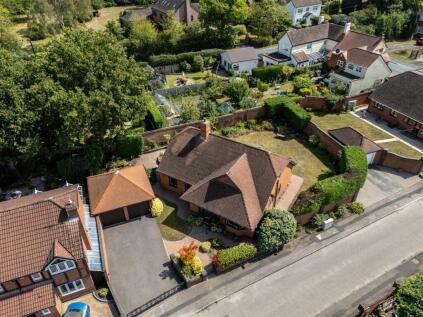 Richmond close, Hollywood