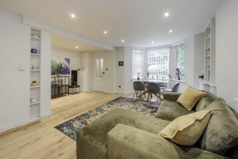 St Quintin Avenue, London, W10