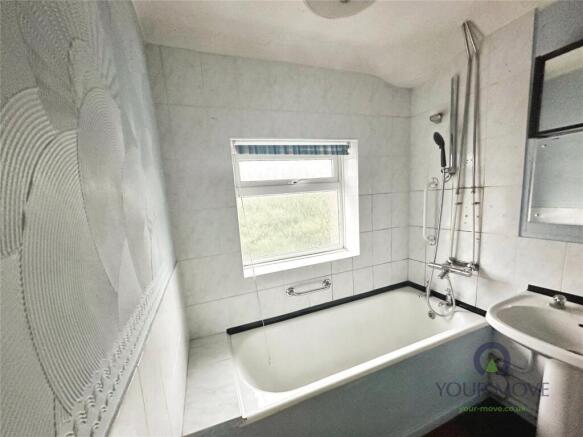 1st Floor Bathroom