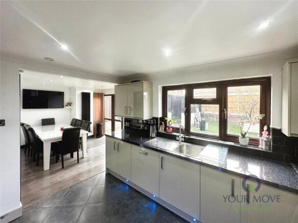 Kitchen/Diningroom