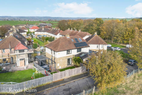 Highmoor Crescent, Brighouse, West Yorkshire, HD6