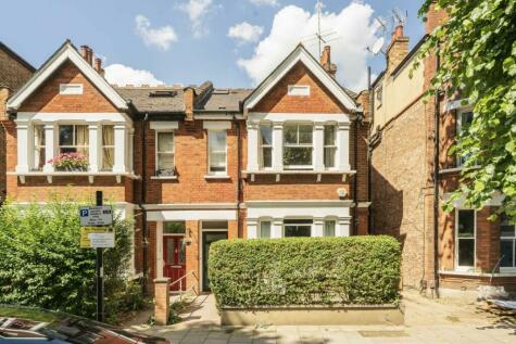 Chiswick - 3 bedroom flat for sale