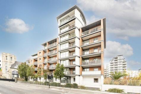 Holland Gardens, Brentford