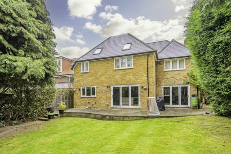 Claygate - 4 bedroom detached house