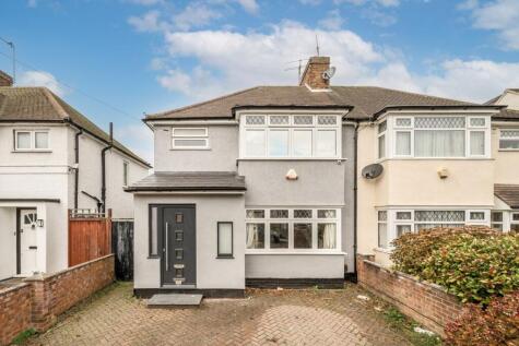 Whitton Waye, Whitton