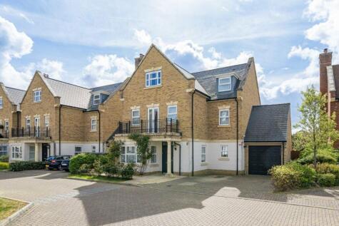 Roper Crescent, Sunbury-On-Thames