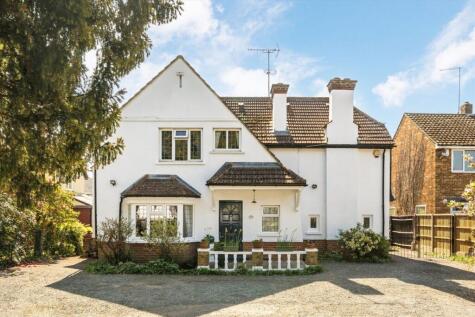 Staines Road East, Sunbury-On-Thames