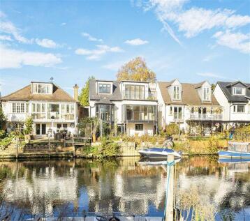 Riverside, Sunbury on Thames