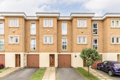 Greenview Drive, Raynes Park