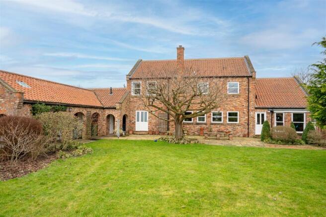 Garden / Outbuildings