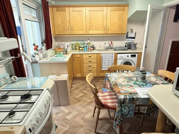 Kitchen Pic 1