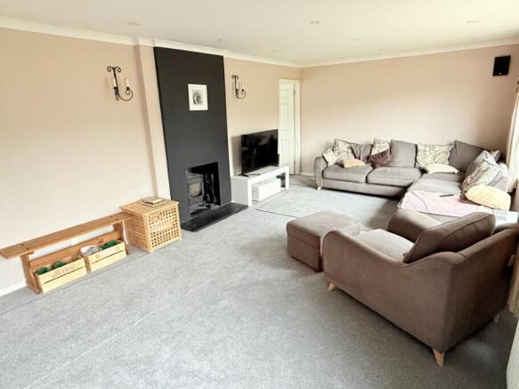 Lounge Pic 1