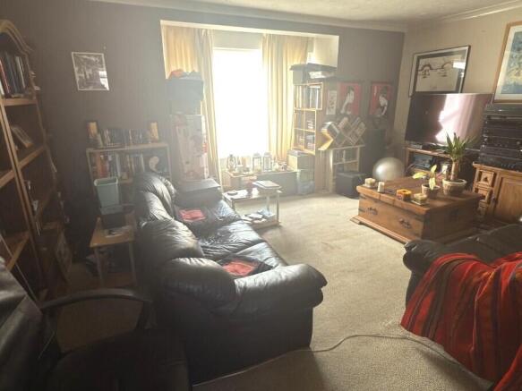 Lounge (F/Floor)