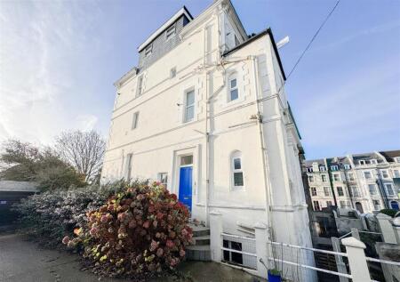 St. Pauls Place, St. Leonards, TN37 6HG