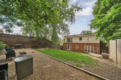 Archway Road, London, N19