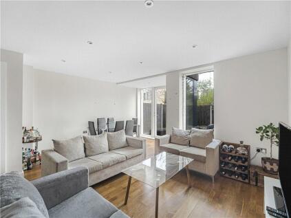 Kings Avenue, London, SW4