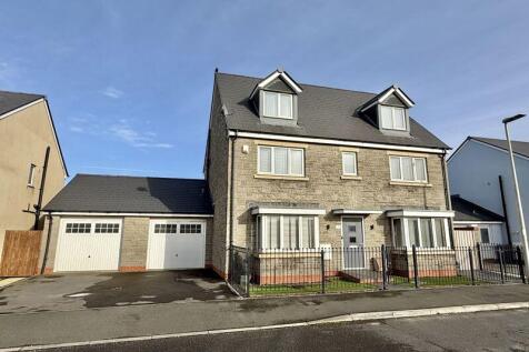 Haywood Village - 27' MASTER BEDROOM SUITE