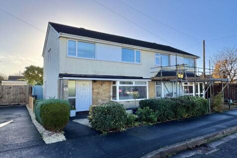 Brangwyn Square, Worle - CLOSE TO HIGH STREET 
