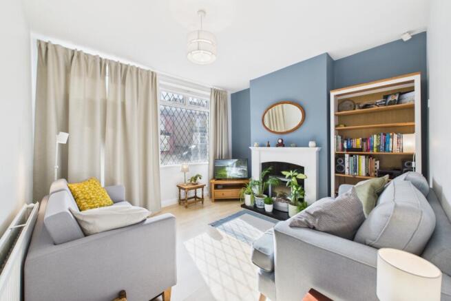 CAM04661G0-PR0195-STILL004